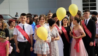 В Волгодонске прошел общегородской выпускной бал